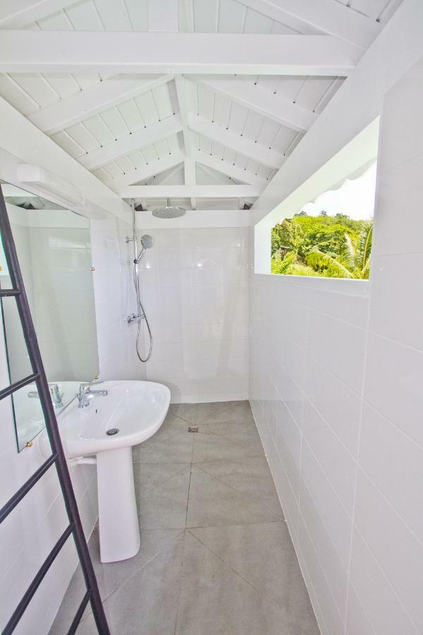 Appartement Duplex Vue Mer Jacuzzi Prive Deshaies Exterior foto